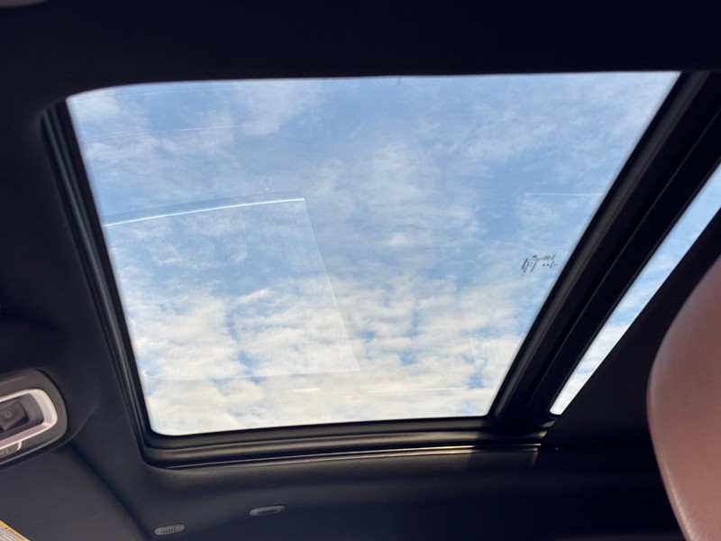 Ram 1500 Vehicle Full-screen Gallery Image 26