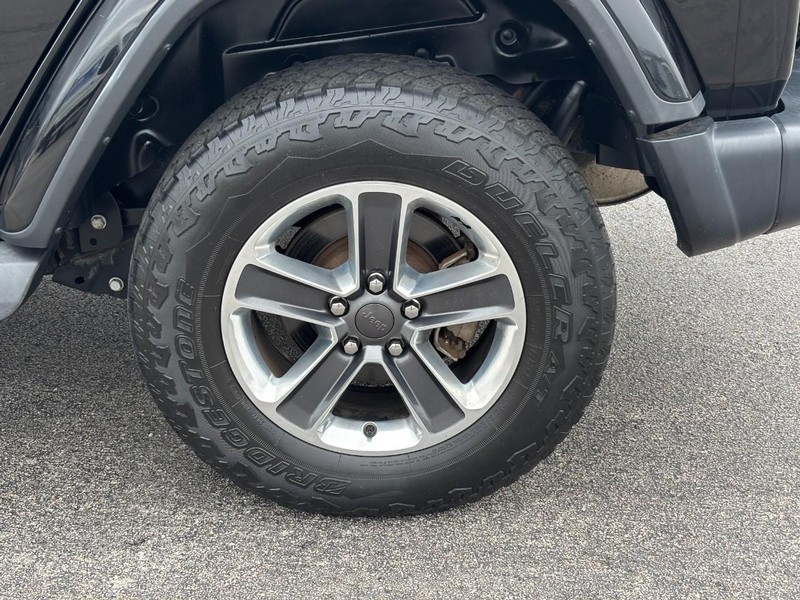 Jeep Wrangler Unlimited Vehicle Full-screen Gallery Image 07