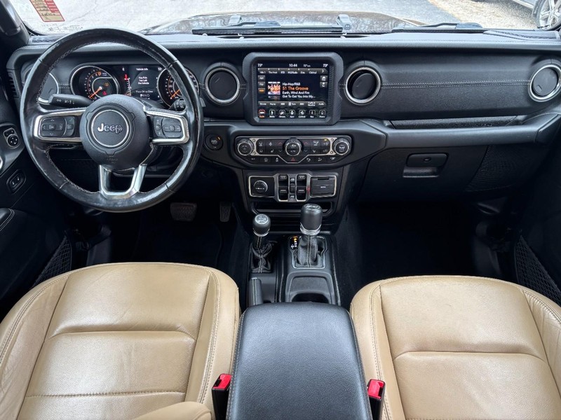 Jeep Wrangler Unlimited Vehicle Full-screen Gallery Image 11