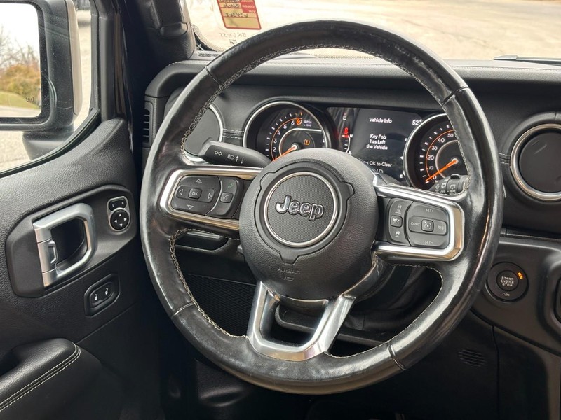 Jeep Wrangler Unlimited Vehicle Full-screen Gallery Image 12