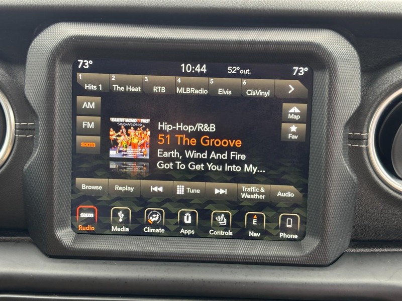 Jeep Wrangler Unlimited Vehicle Full-screen Gallery Image 13