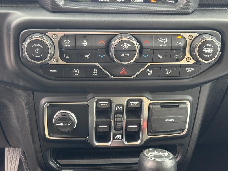 Jeep Wrangler Unlimited Vehicle Full-screen Gallery Image 23