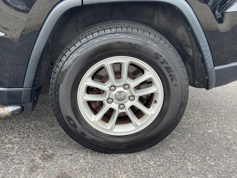 Jeep Grand Cherokee Vehicle Full-screen Gallery Image 07