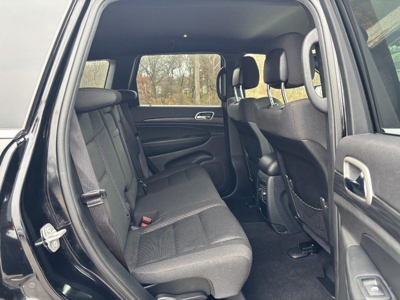 Jeep Grand Cherokee Vehicle Full-screen Gallery Image 10