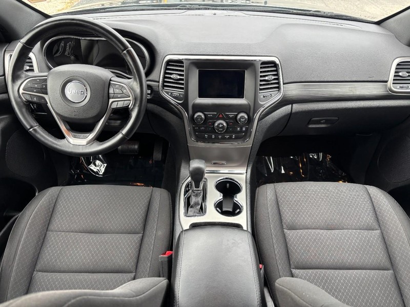 Jeep Grand Cherokee Vehicle Full-screen Gallery Image 11