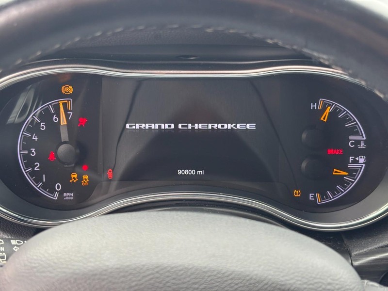 Jeep Grand Cherokee Vehicle Full-screen Gallery Image 19