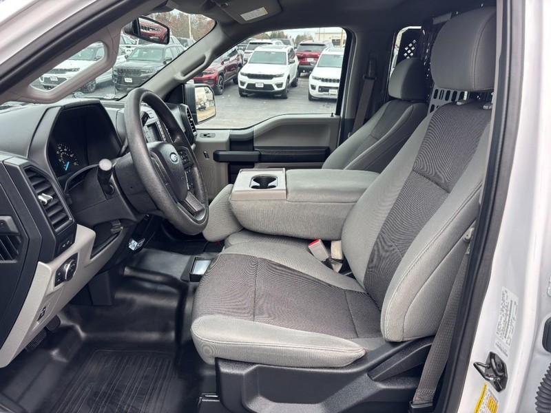 Ford F-150 Vehicle Full-screen Gallery Image 10