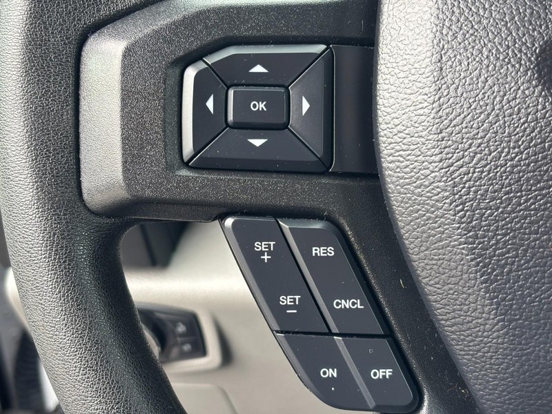 Ford F-150 Vehicle Full-screen Gallery Image 12