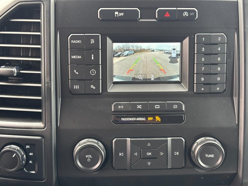 Ford F-150 Vehicle Full-screen Gallery Image 16