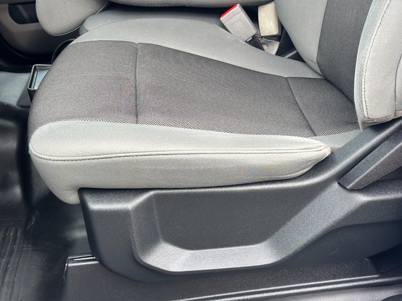 Ford F-150 Vehicle Full-screen Gallery Image 20