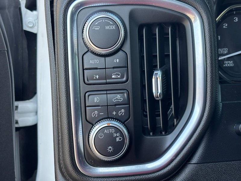 GMC Sierra 1500 Vehicle Full-screen Gallery Image 16