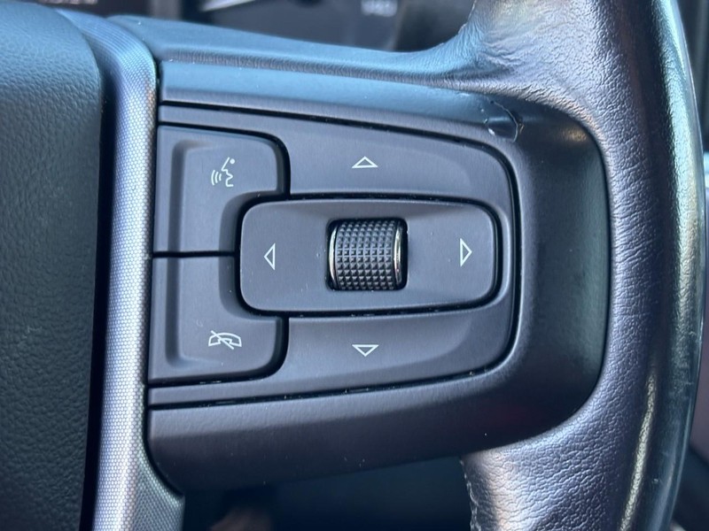 GMC Sierra 1500 Vehicle Full-screen Gallery Image 18