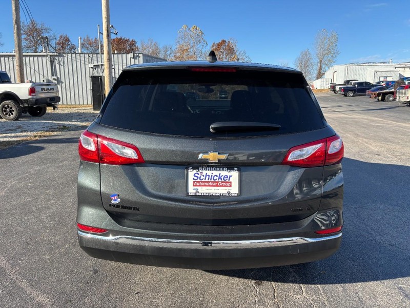 Chevrolet Equinox Vehicle Full-screen Gallery Image 05