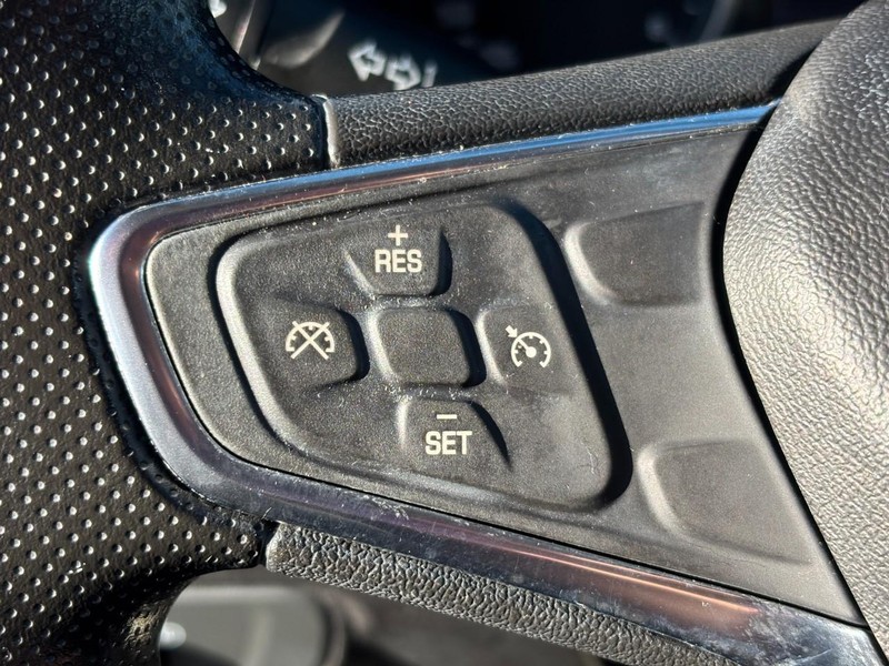 Chevrolet Equinox Vehicle Full-screen Gallery Image 17