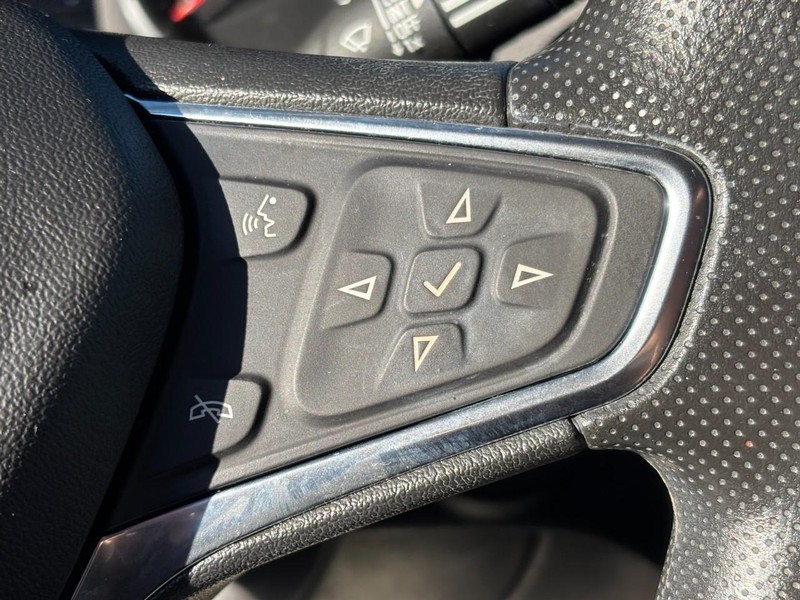 Chevrolet Equinox Vehicle Full-screen Gallery Image 18