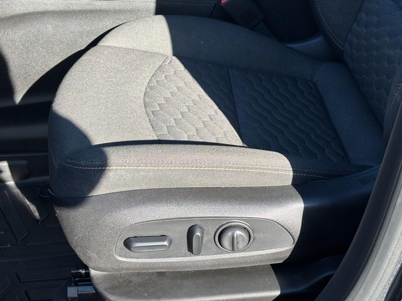 Chevrolet Equinox Vehicle Full-screen Gallery Image 25