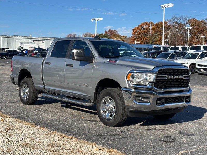 Ram 2500 Vehicle Full-screen Gallery Image 02