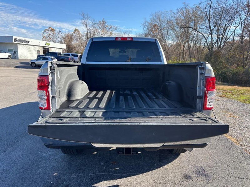 Ram 2500 Vehicle Full-screen Gallery Image 04