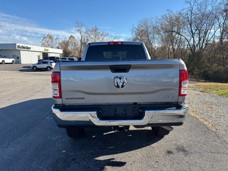 Ram 2500 Vehicle Full-screen Gallery Image 05