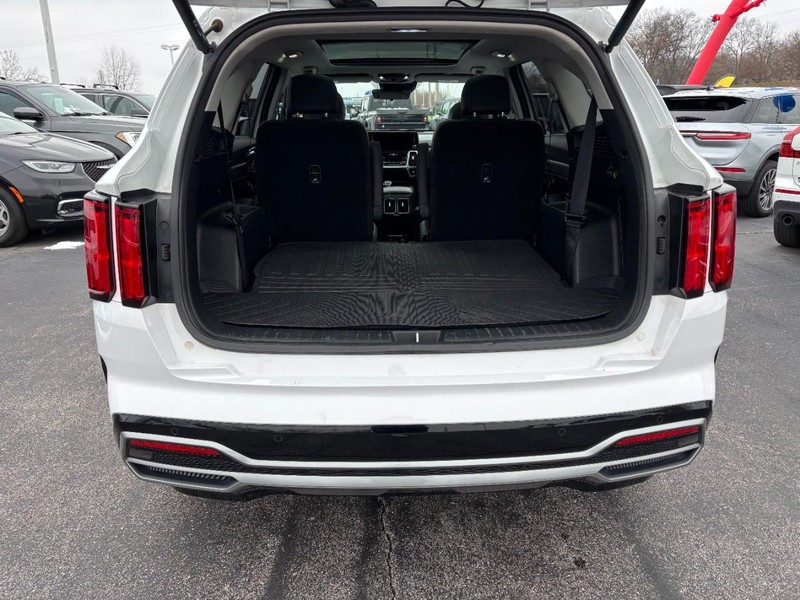 Kia Sorento Vehicle Full-screen Gallery Image 04