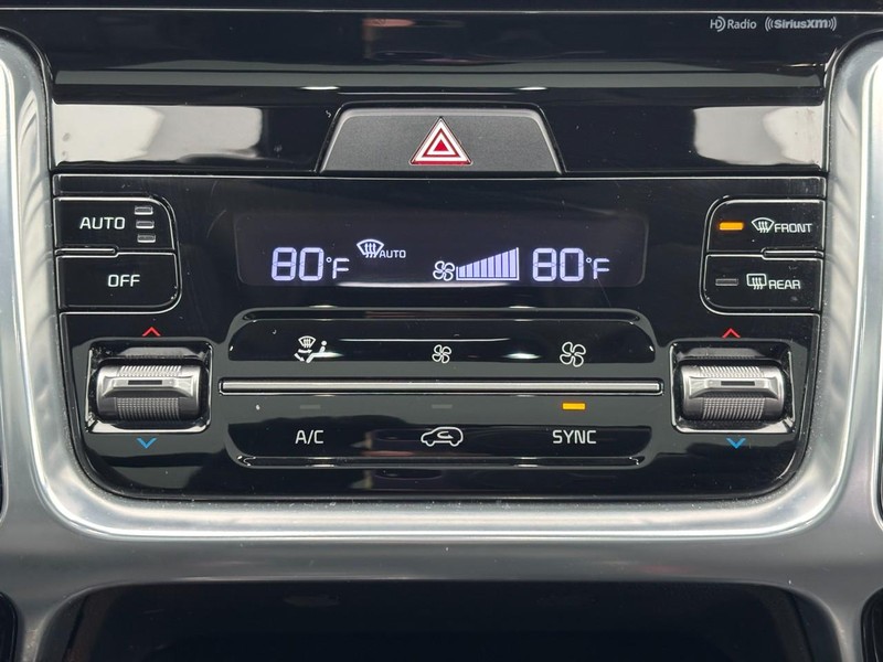 Kia Sorento Vehicle Full-screen Gallery Image 13