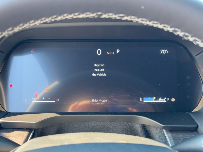 Jeep Grand Cherokee Vehicle Full-screen Gallery Image 14