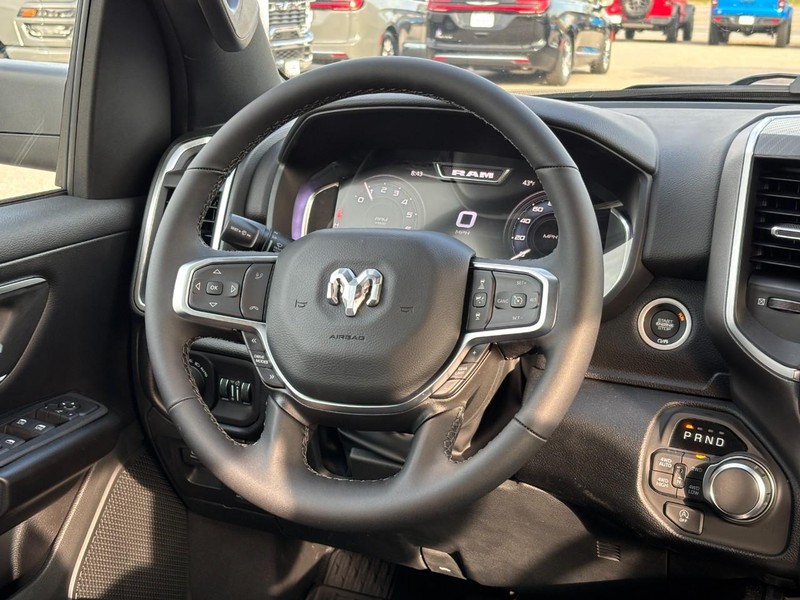 Ram 1500 Vehicle Full-screen Gallery Image 07