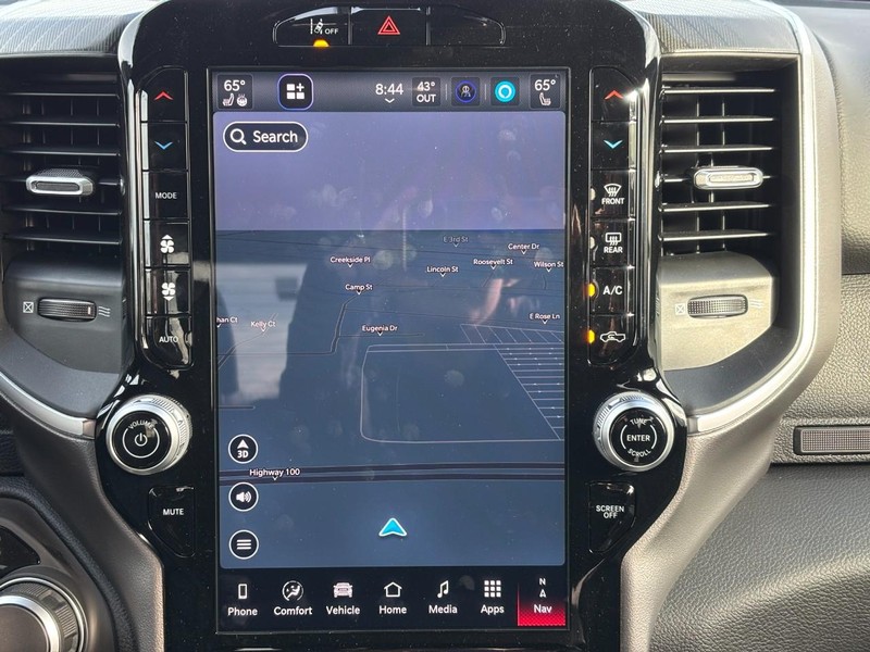 Ram 1500 Vehicle Full-screen Gallery Image 08