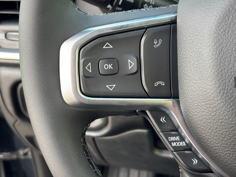 Ram 1500 Vehicle Full-screen Gallery Image 12