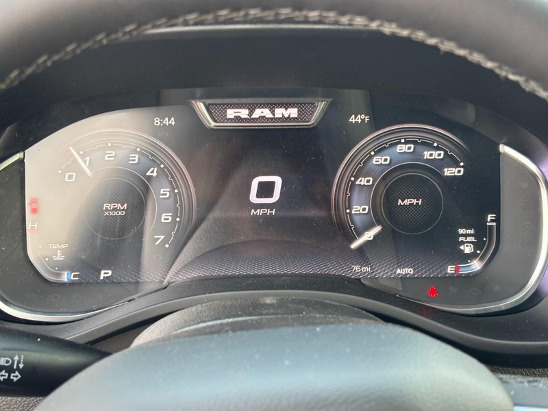 Ram 1500 Vehicle Full-screen Gallery Image 14