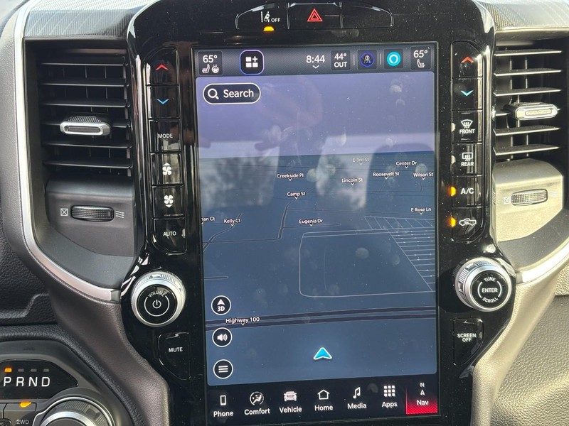 Ram 1500 Vehicle Full-screen Gallery Image 15