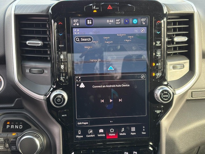 Ram 1500 Vehicle Full-screen Gallery Image 17