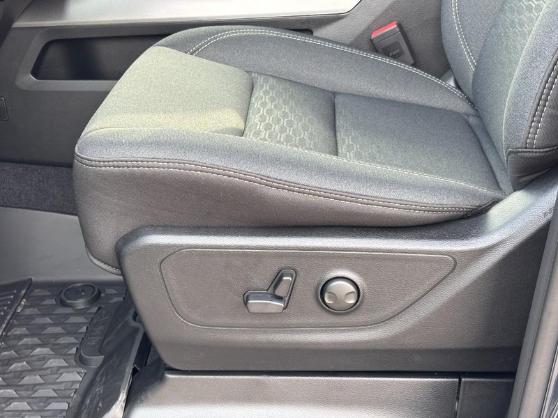 Ram 1500 Vehicle Full-screen Gallery Image 20