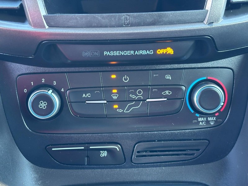 Ford Transit Connect Van Vehicle Full-screen Gallery Image 17