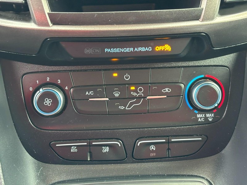 Ford Transit Connect Van Vehicle Full-screen Gallery Image 17