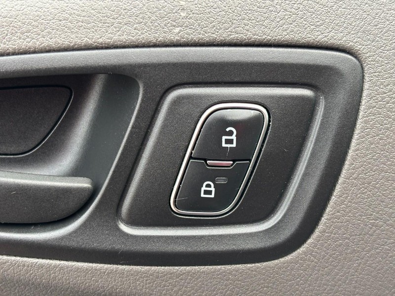 Ford Transit Connect Van Vehicle Full-screen Gallery Image 19