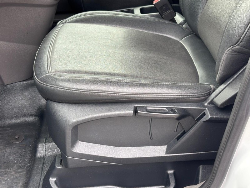 Ford Transit Connect Van Vehicle Full-screen Gallery Image 20