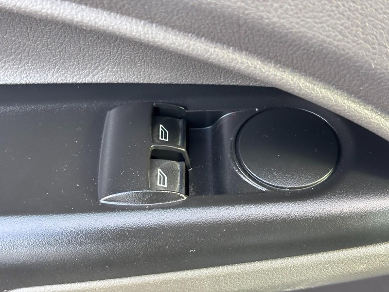 Ford Transit Connect Van Vehicle Full-screen Gallery Image 18