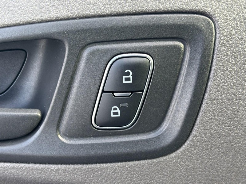 Ford Transit Connect Van Vehicle Full-screen Gallery Image 19