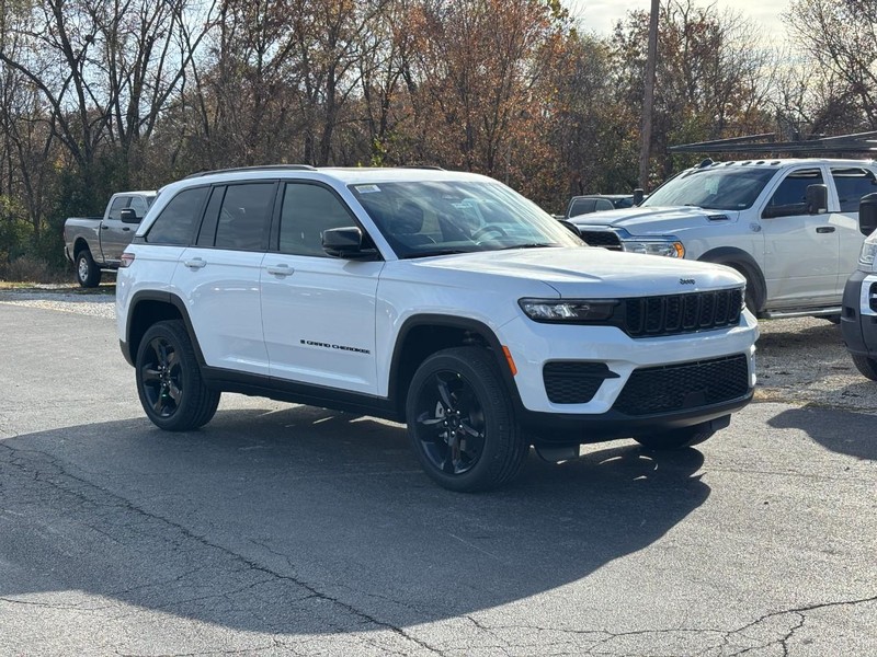 Jeep Grand Cherokee Vehicle Full-screen Gallery Image 02