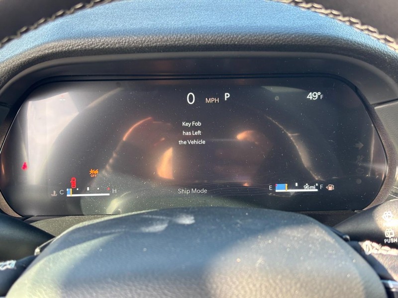 Jeep Grand Cherokee Vehicle Full-screen Gallery Image 14