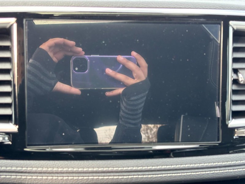 Chrysler Pacifica Vehicle Full-screen Gallery Image 16