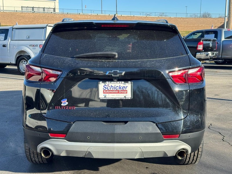 Chevrolet Blazer Vehicle Full-screen Gallery Image 05