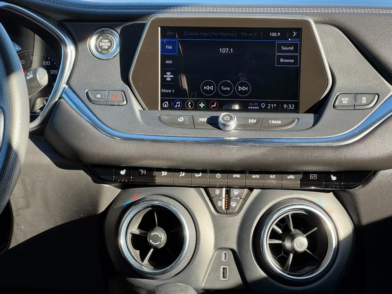 Chevrolet Blazer Vehicle Full-screen Gallery Image 13