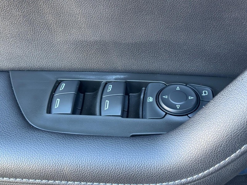 Chevrolet Blazer Vehicle Full-screen Gallery Image 24