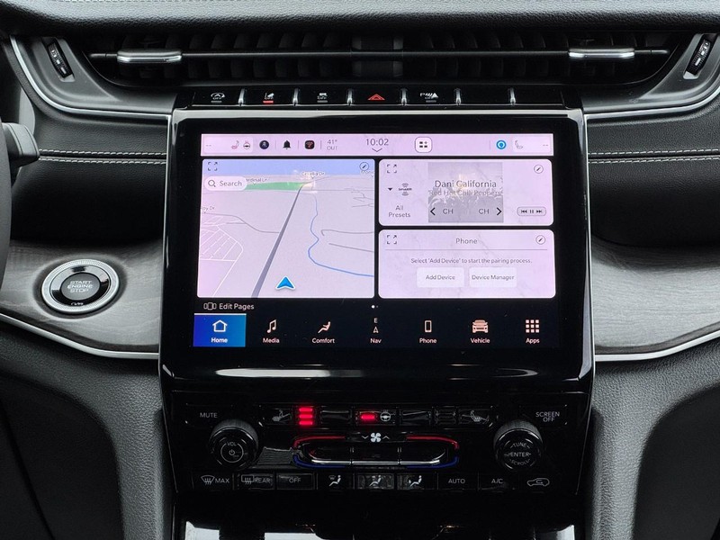 Jeep Grand Cherokee Vehicle Full-screen Gallery Image 13