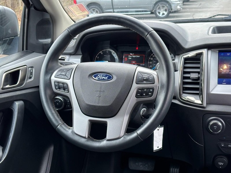 Ford Ranger Vehicle Full-screen Gallery Image 12