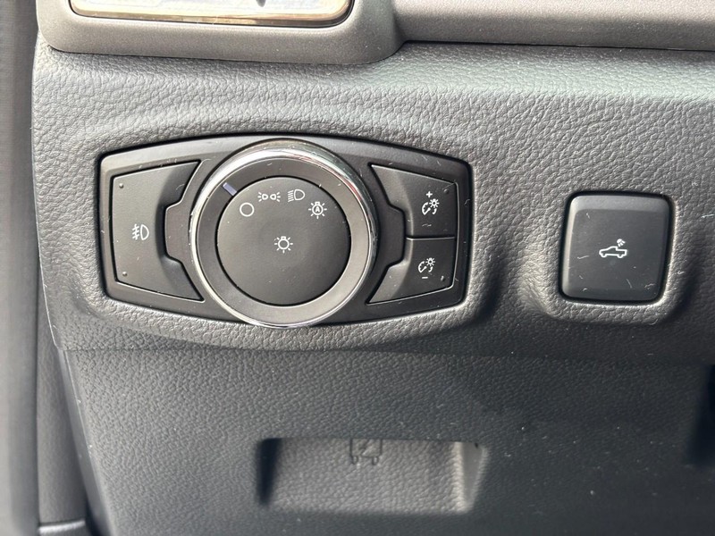 Ford Ranger Vehicle Full-screen Gallery Image 16