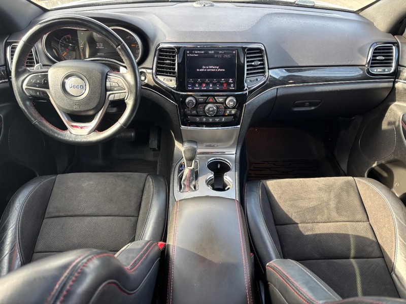 Jeep Grand Cherokee Vehicle Full-screen Gallery Image 11