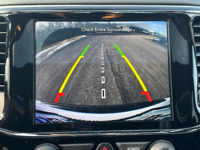 Jeep Grand Cherokee Vehicle Full-screen Gallery Image 21